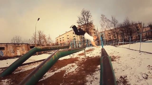 Трайпл конг в стойку (на последнем) (Parkour Tricks) смотреть онлайн
