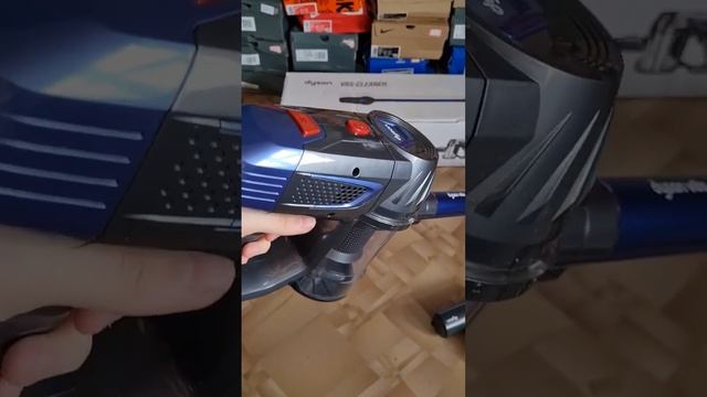 Dyson V8s смотреть онлайн