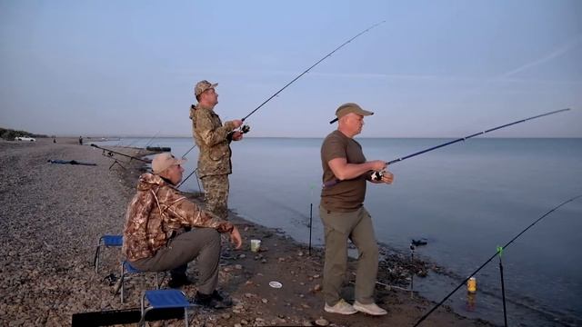 Рыбалка на озеро Тудакуль. Ловим трофейных сазанов и змееголова . (Trophy snakehead on Lake Tudakul смотреть онлайн