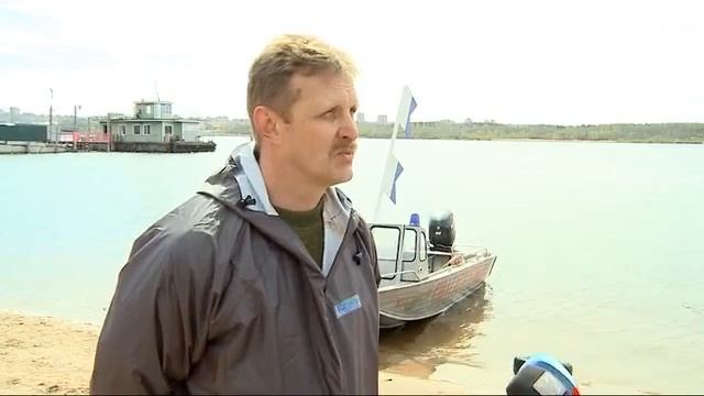 Шину со дна Шексны достали череповецкие водолазы во время проверки водных глубин смотреть онлайн