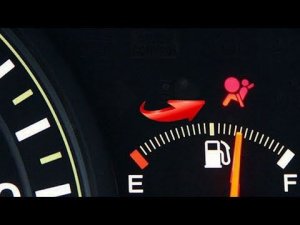 НЕ ГАСНЕТ ИНДИКАТОР ПОДУШЕК БЕЗОПАСНОСТИ. СБРОС ОШИБКИ