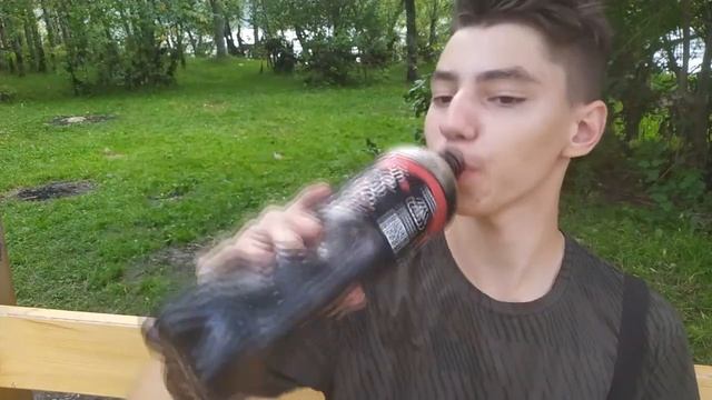 ОБЗОР ЕДЫ НА ПРИРОДЕ. LAY'S СО ВКУСОМ "КЕСАДИЛЬЯ С СОУСОМ САЛЬСА" И PEPSI С ГНИЛОЙ ВИШНЕЙ (НЕТ). смотреть онлайн