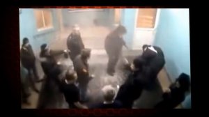 Дед уложил пятерых гопников