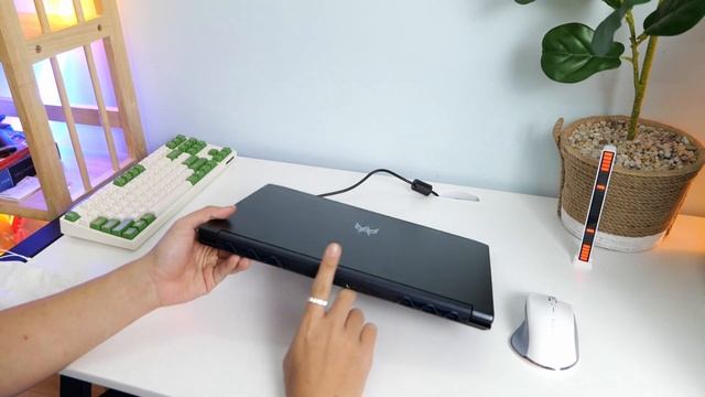 Trên tay Acer Triton 300 2021: Mạnh, mát, giá rất ổn cho cấu hình cân mọi thể loại game смотреть онлайн