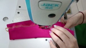 Обзор приспособления для распошива на промышленной плоскошовной машине.