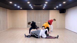 TXT (투모로우바이투게더) - 어느날 머리에서 뿔이 자랐다 (CROWN) Dance Practice (Mirrored)