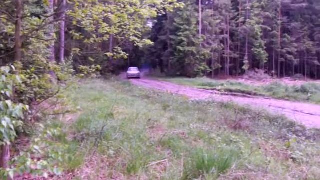 Nissan terrano vs. Trabant RZ смотреть онлайн