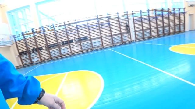 Игры: "Крутим мяч"+"Баскетбол с отскока в круг" (МЕЛКАЯ МОТОРИКА НОГ + ИДЕОМОТОРНАЯ ТРЕНИРОВКА) смотреть онлайн