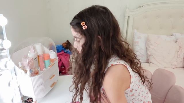 TURNING INTO MEAN GIRLS!💖 смотреть онлайн