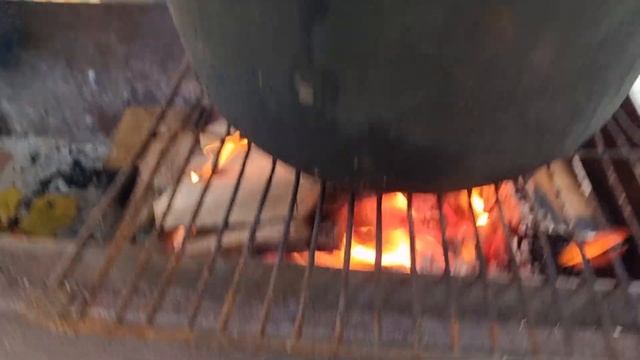 СОУС из СВИНЫХ РЕБРЫШЕК на КОСТРЕ. ОТДЫХ на ДОНУ. Выпуск №981 смотреть онлайн