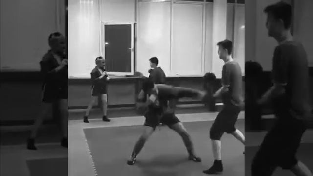 Самбо с юмором #второйзавод #одинцово #havanagym_одинцово #clubvalday смотреть онлайн