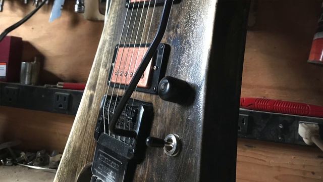 The Headless Guitar Project - A $100 eBay kit and CBGitty.com pickups смотреть онлайн