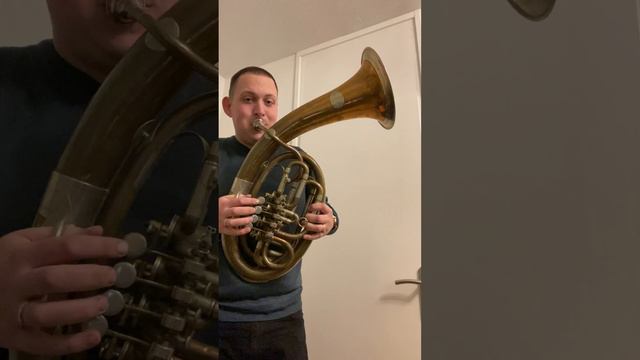 SOLD: CA 1930s Cerveny Gold Brass “Walzen” Oval Baritone / Tenorhorn смотреть онлайн
