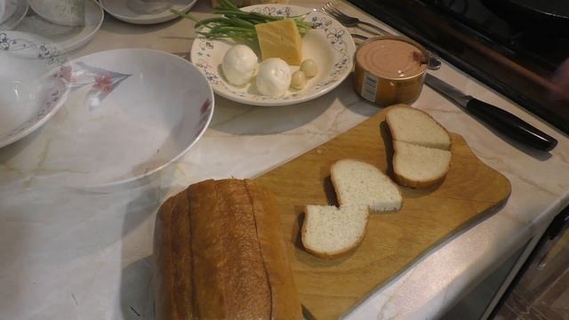 Закусочные бутерброды с печенью трески. Хорошая закуска, готовить быстро и легко! смотреть онлайн
