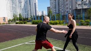 Как научиться защищаться ДЕВУШКАМ. Женская самооборона Часть 1