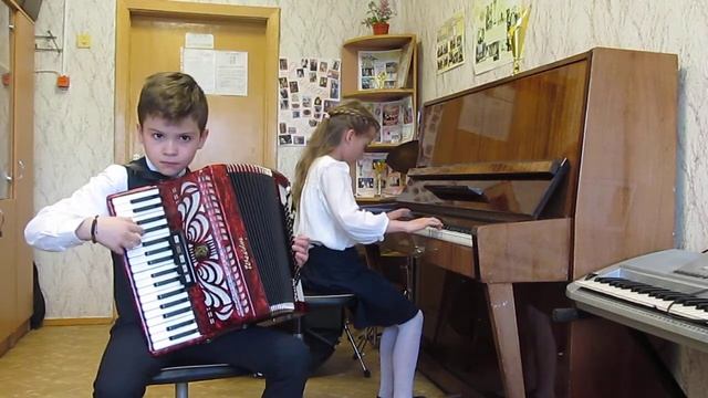 А. Доренский. "Секундочки". 1 часть из Первой сюиты «Интервалики». Исп. Алексей Кошевой и Анна Коза смотреть онлайн