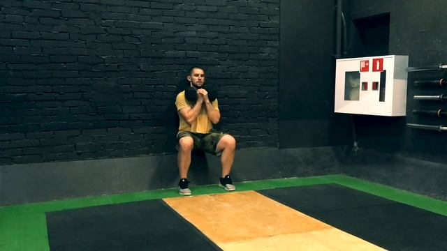 Стульчик с гантелей смотреть онлайн