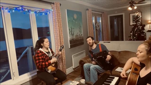 Now I’m 64… Allison Crowe and Band in the parlour смотреть онлайн
