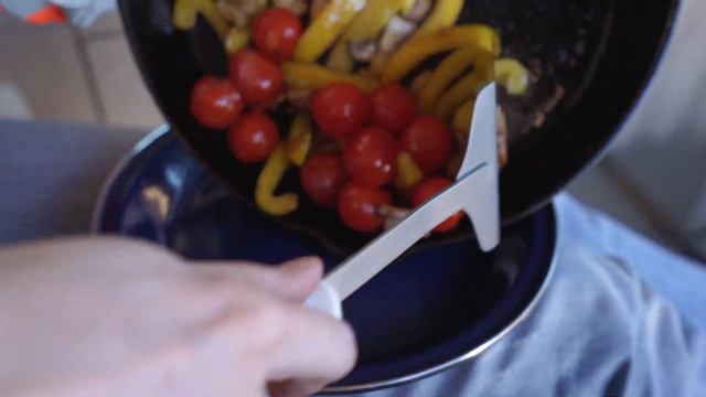 Dirty Van Clean Food // F01 // Easy Taco Bowls Gluten Free смотреть онлайн