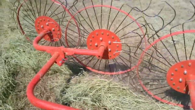 Валкование сена, Кубота в прицепе) смотреть онлайн