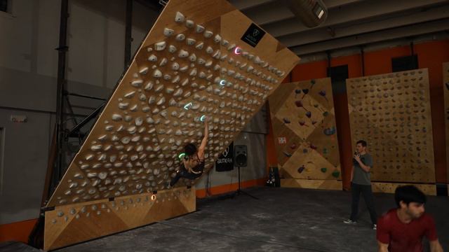 BOFTB - Female Qualification 1 - Paige Claassen VS. Lizzy Ellison смотреть онлайн