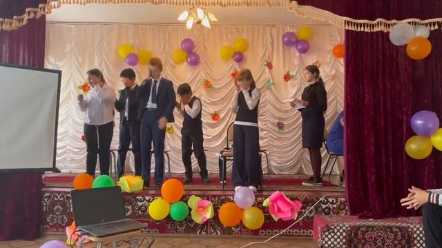 Сценка 6 класса. Поздравление с Днём Учителя! смотреть онлайн