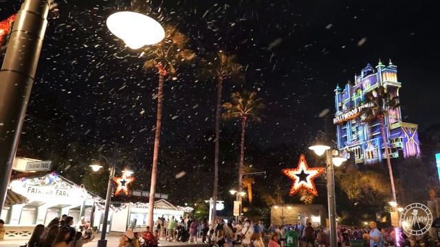 Disney's Hollywood Studios 2021 Christmas Decorations at Night in 4K | Walt Disney World Florida смотреть онлайн