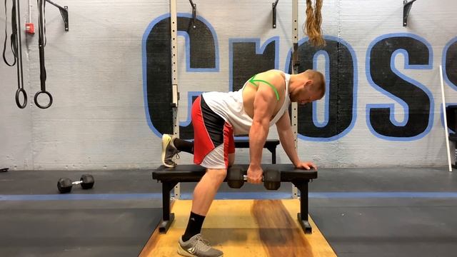 Dumbbell Rows: A Simple Tutorial смотреть онлайн