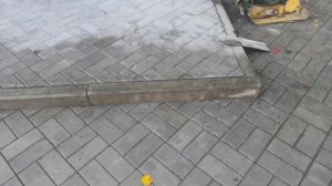 идеальная подрезка в тротуарной плитке при монтаже ступеней г. Тара. Омская обл.