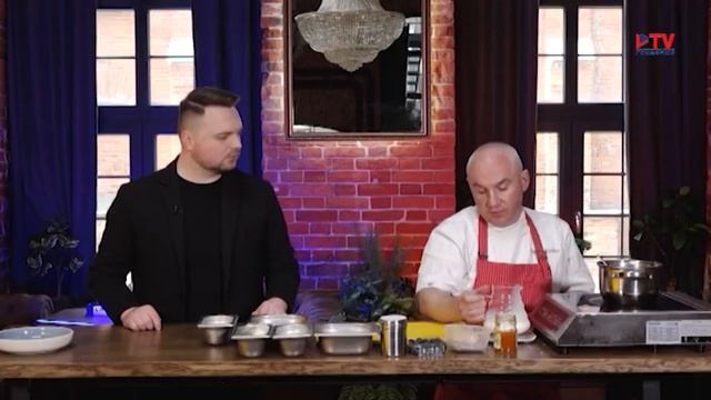 Завтрак: рисовая каша с орехами и шоколадом смотреть онлайн