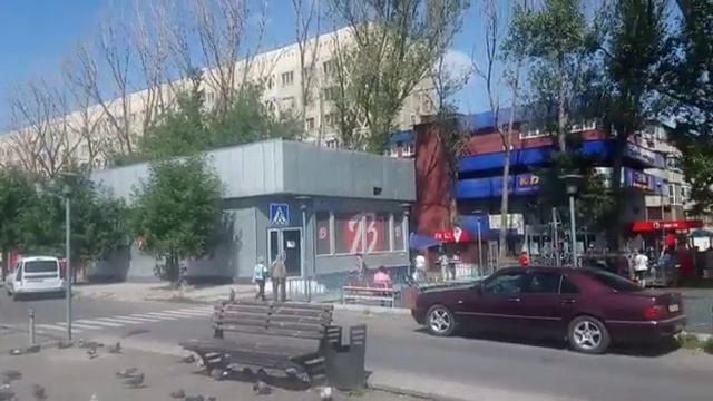Фонтан перед мечетью Ахмета Яссауи и окружение вокруг смотреть онлайн