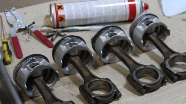 Сборка двигателя. Обжимка поршневых колец.avtoceh 3