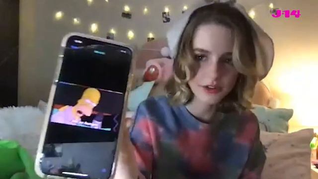 Ariana Greenblatt And Mckenna Grace Read Texts From Mom