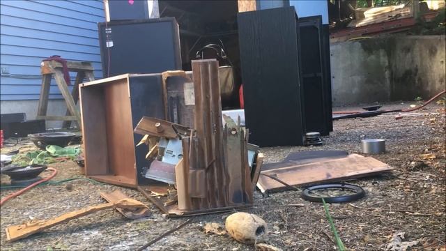 Blowing Speakers 18 смотреть онлайн