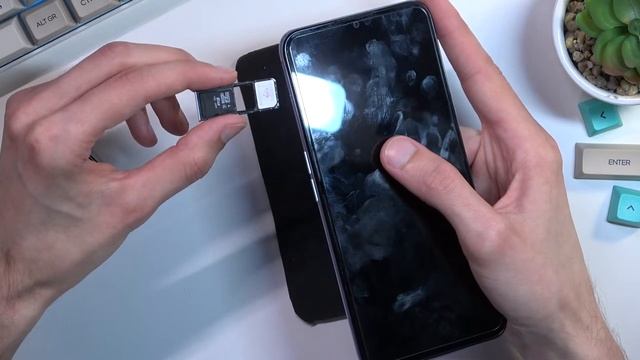 How to Insert a SIM Card Into REALME C31 // SIM Card Tray смотреть онлайн
