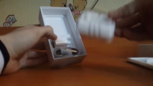Apple iPhone 5s Gold 32GB Unboxing смотреть онлайн