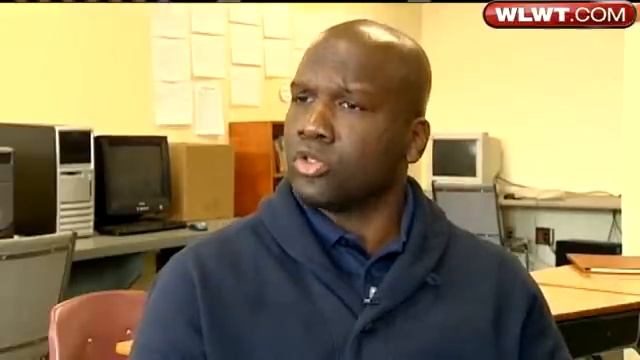 Should Students Get Paid To Go To School? смотреть онлайн