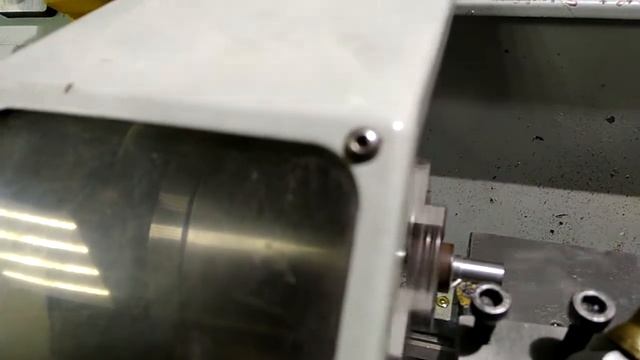 Снимаю 1 мм на токарном MML1830 смотреть онлайн