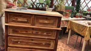 ПЕРЕКРАСИЛИ СТАРЫЙ БАБУШКИН КОМОД СВОИМИ РУКАМИ. Restoration of soviet furniture