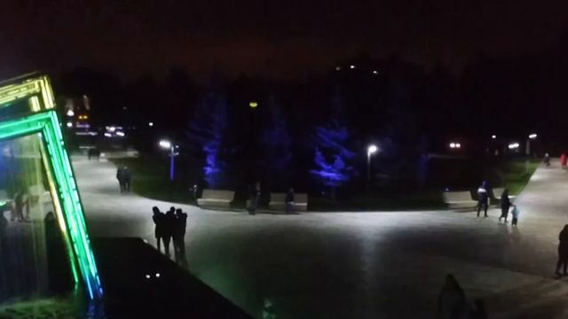 Ночная площадь Лемаева в Нижнекамске смотреть онлайн