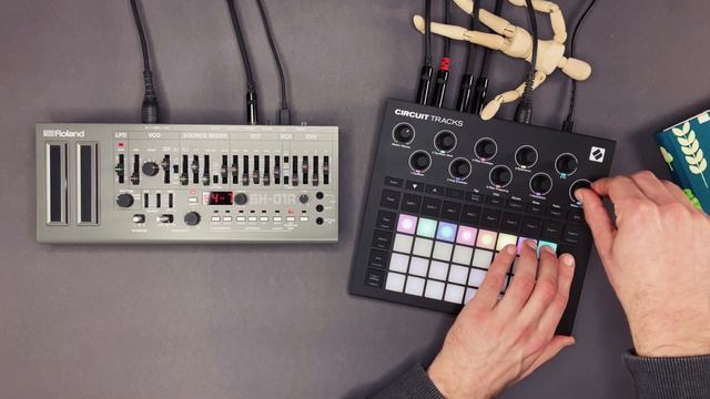 Novation Circuit Tracks Sound Demo (no talking) with Roland SH-01a смотреть онлайн