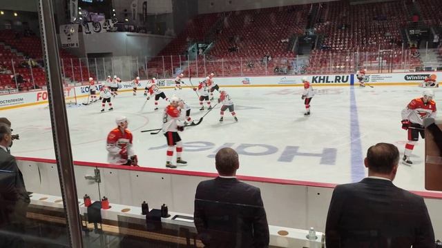 Раскатка хоккеистов Авангарда в Челябинске перед матчем с Трактором 19.09.22 смотреть онлайн