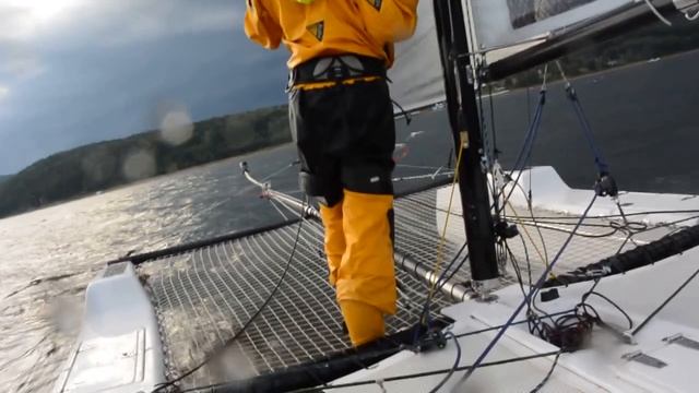 Катамаран. Идем под грозовую тучу смотреть онлайн