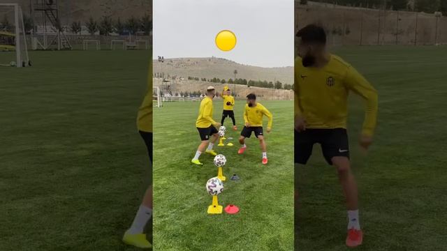 React to the right color first смотреть онлайн