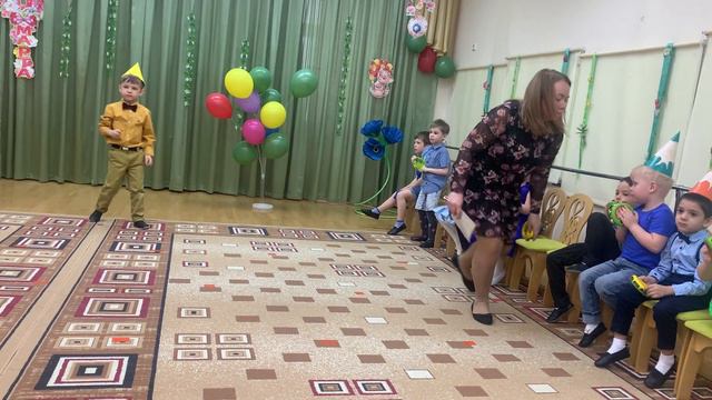 Утренник смотреть онлайн