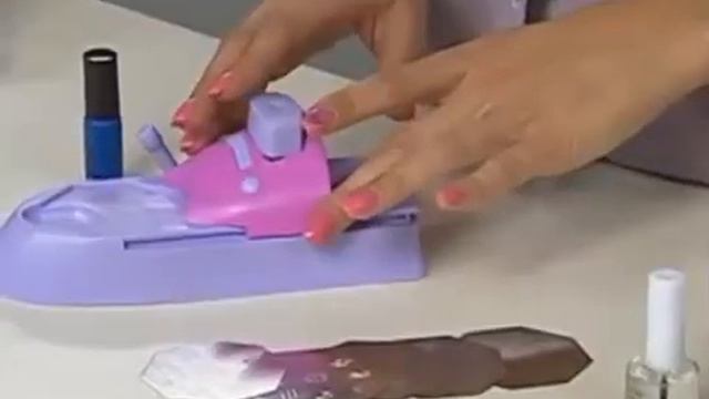 Как придать вашим ногтям зимние узоры DIY NAIL MAGIC смотреть онлайн