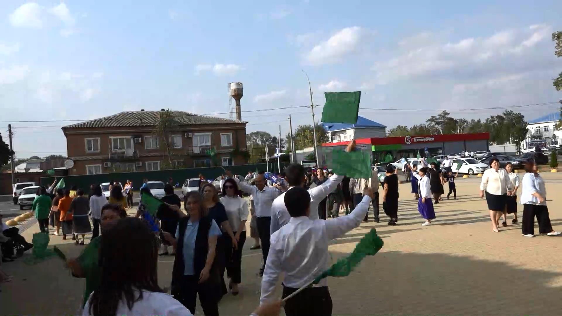 Флешмоб "Адыгея моя сердцем с тобой"ко Дню Республики Адыгея смотреть онлайн