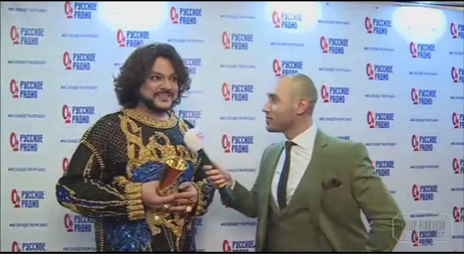 Филипп Киркоров. Красная дорожка премии "Золотой Граммофон 2017" смотреть онлайн