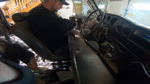 1989 Toyota FJ62 Land Cruiser Dash install смотреть онлайн