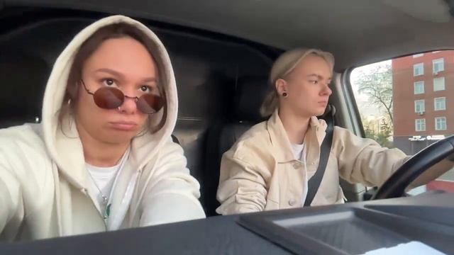 Стрим Киры Медведевой "Едем на грузовике" [20.4.2023] смотреть онлайн